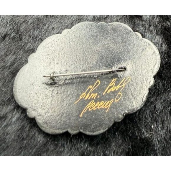 Vintage Signed Russian Folk Art Snowman Christmas Black Lacquer Brooch - Picture 3 of 3